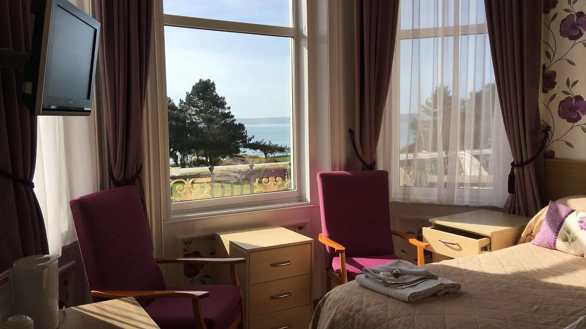 Riviera Hotel Bournemouth 2*,